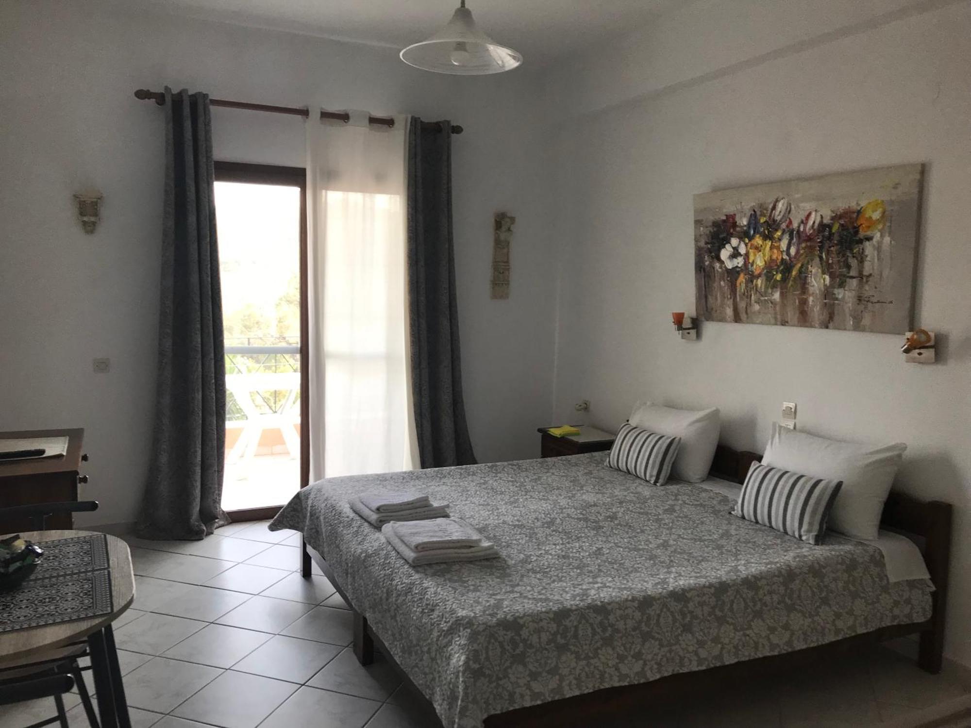 Floros Apartments Άγιος Στέφανος Εξωτερικό φωτογραφία