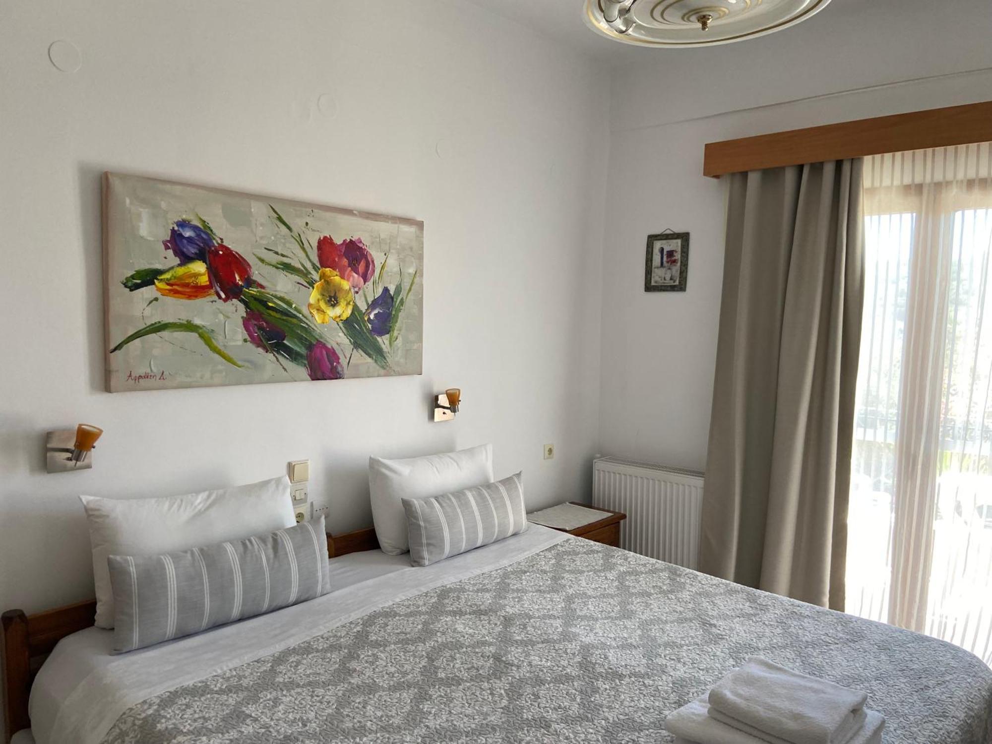 Floros Apartments Άγιος Στέφανος Εξωτερικό φωτογραφία