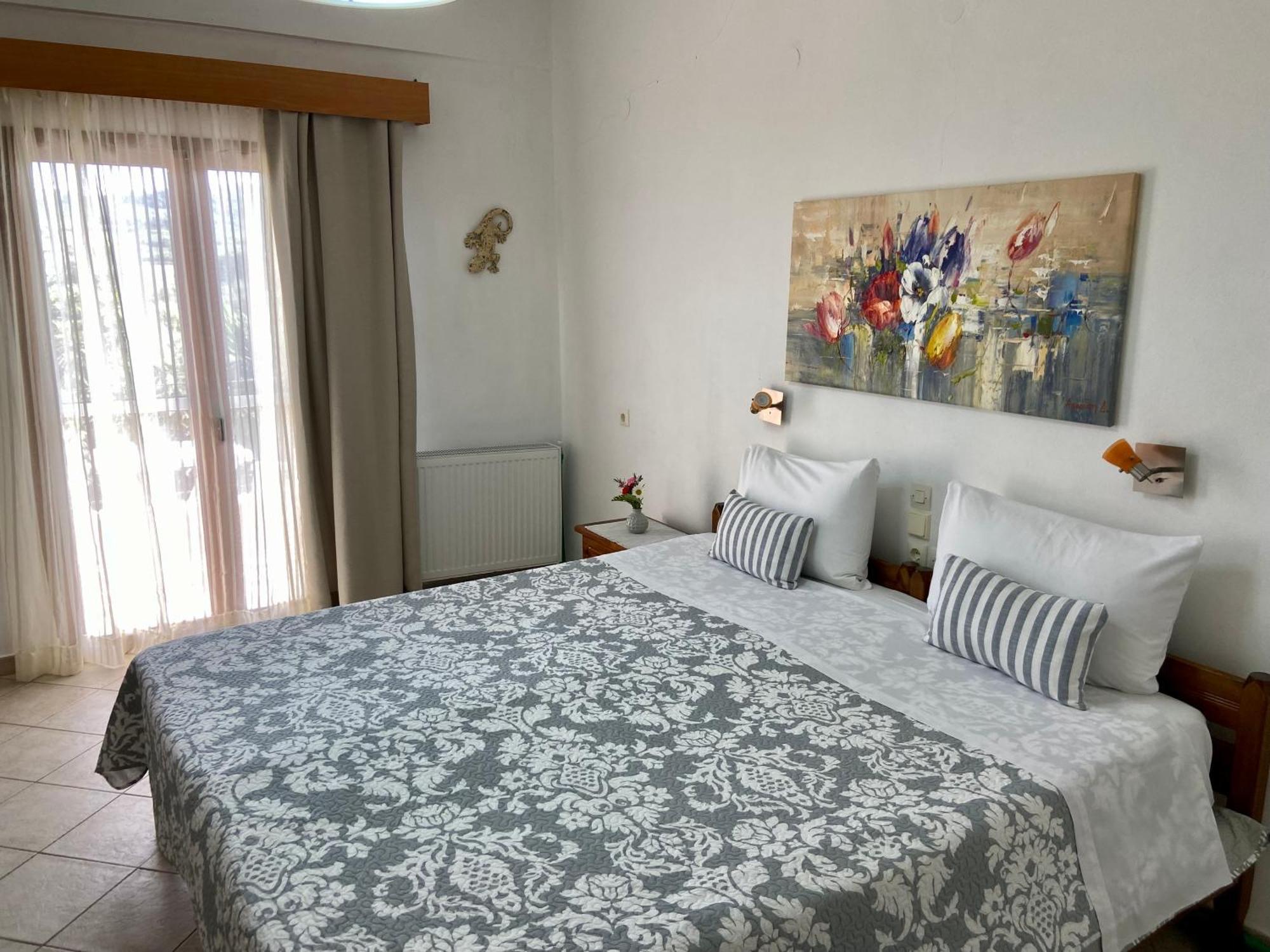 Floros Apartments Άγιος Στέφανος Εξωτερικό φωτογραφία