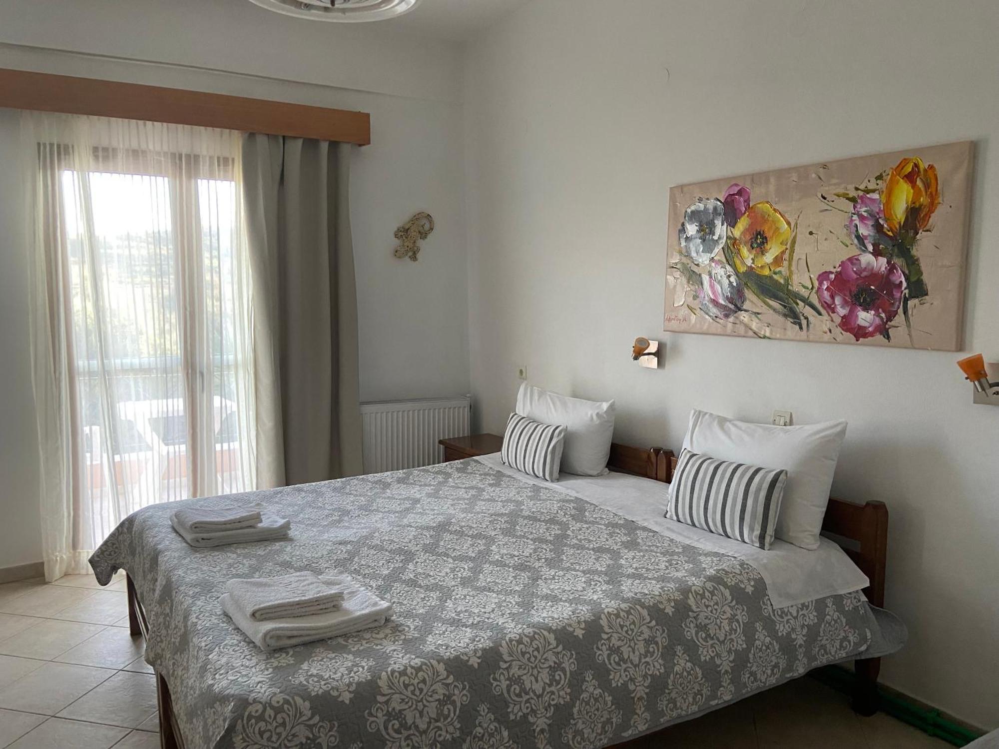 Floros Apartments Άγιος Στέφανος Εξωτερικό φωτογραφία