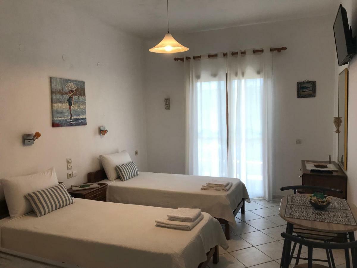 Floros Apartments Άγιος Στέφανος Εξωτερικό φωτογραφία