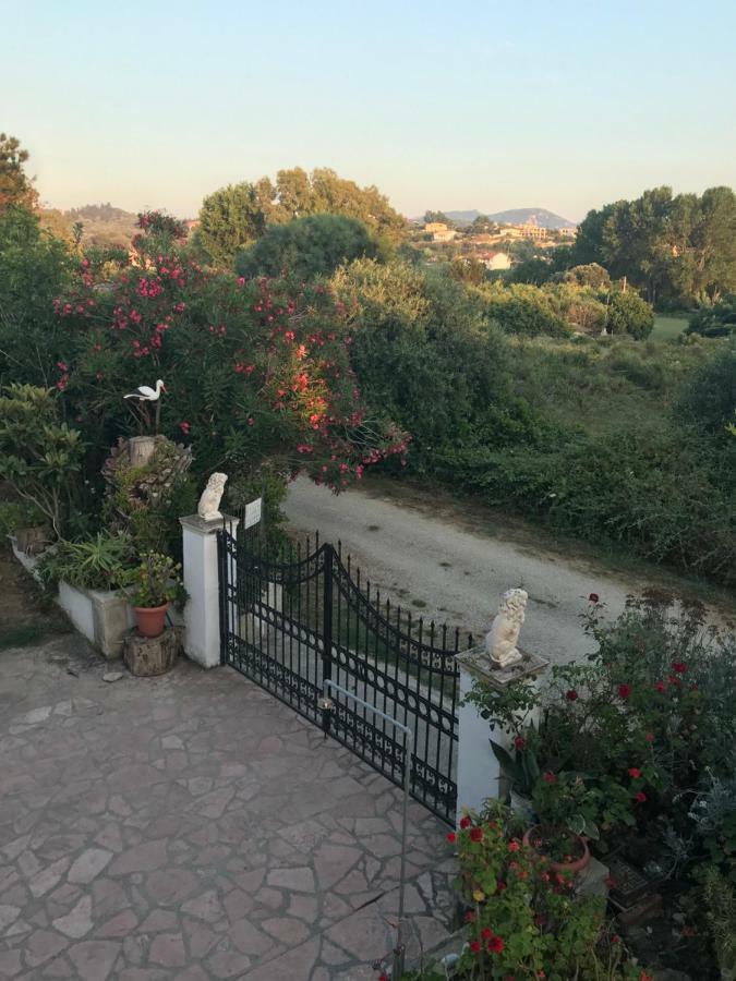Floros Apartments Άγιος Στέφανος Εξωτερικό φωτογραφία