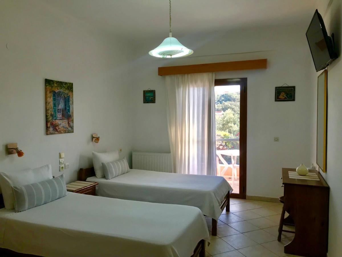 Floros Apartments Άγιος Στέφανος Εξωτερικό φωτογραφία